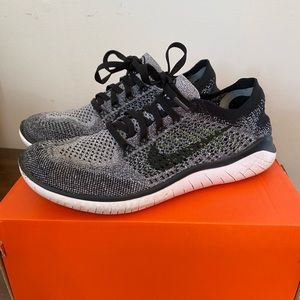 Nike free RN Flyknit, black and grey
